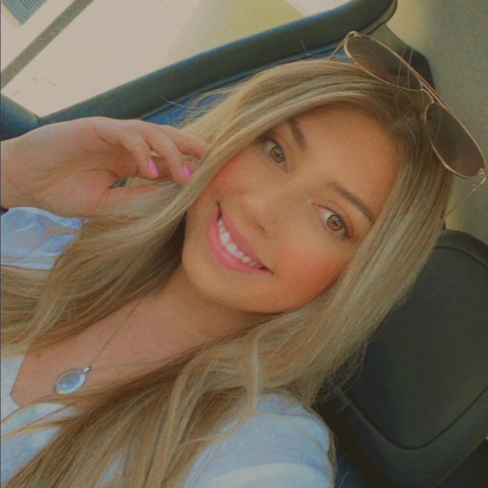 Meet your Posher, Nicole